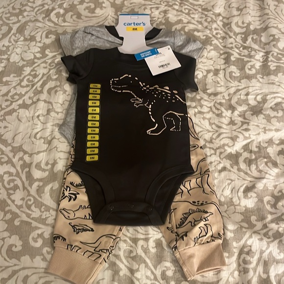 NWT 3pc Carter’s boy’s play set size 12 month and 6 month. - Picture 6 of 6